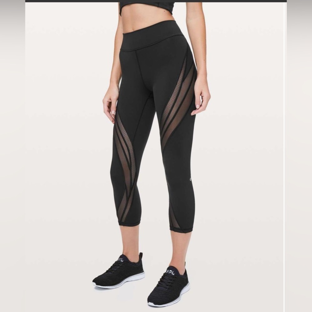 Lululemon Black Never Still 21” inseam- EUC